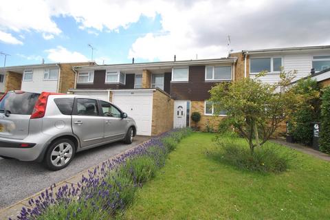 3 bedroom terraced house to rent, Knockholt Road, Margate