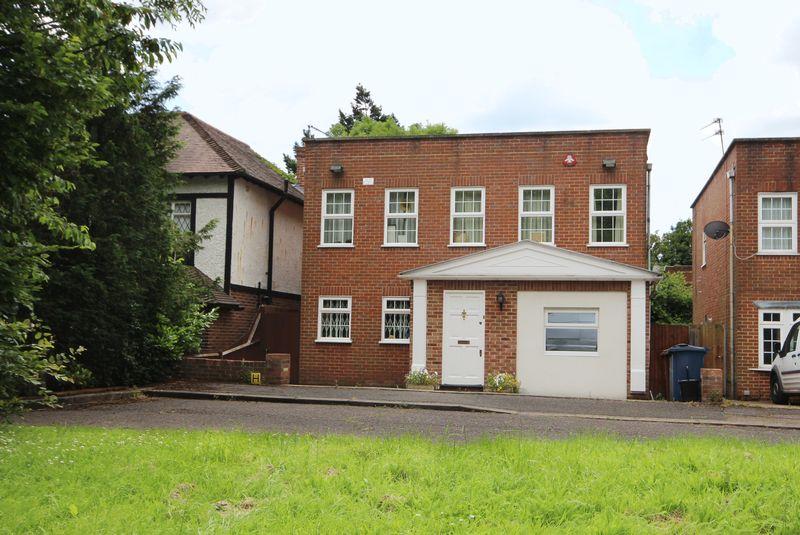 Uxbridge Road, HARROW WEALD 4 bed detached house £725,000
