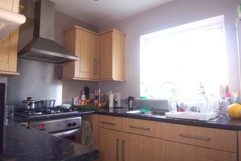 3 bedroom apartment to rent, Morecambe Gardens, Stanmore, HA7