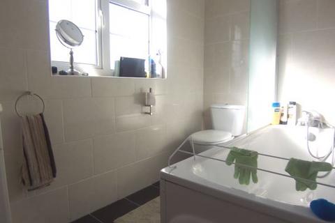 3 bedroom apartment to rent, Morecambe Gardens, Stanmore, HA7
