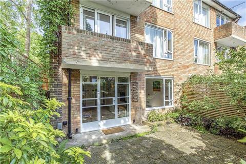 28 The Hermitage, London, SW13 9RF