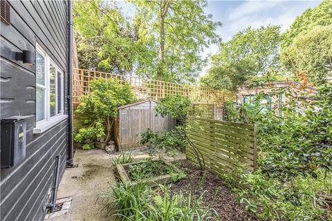 28 The Hermitage, London, SW13 9RF