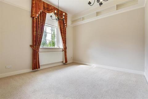 2 bedroom flat to rent, Forbes Place, King George Gardens, Chichester, PO19
