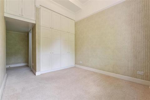 2 bedroom flat to rent, Forbes Place, King George Gardens, Chichester, PO19
