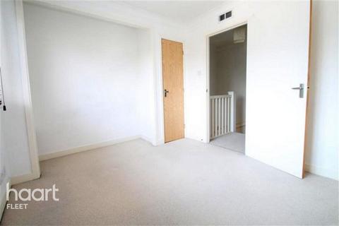 undefined, Barn Meadow Close, Fleet