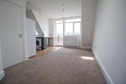 2 bedroom flat to rent, Priory Road, Hornsey N8