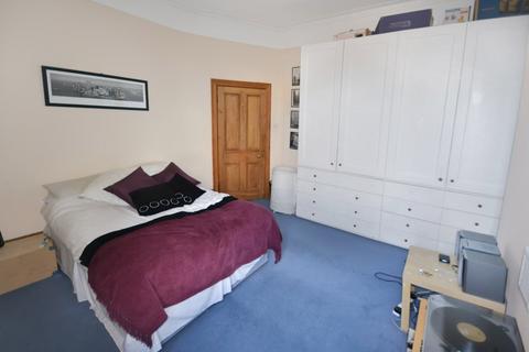 3 bedroom apartment to rent, Gondar Gardens, West Hampstead NW6