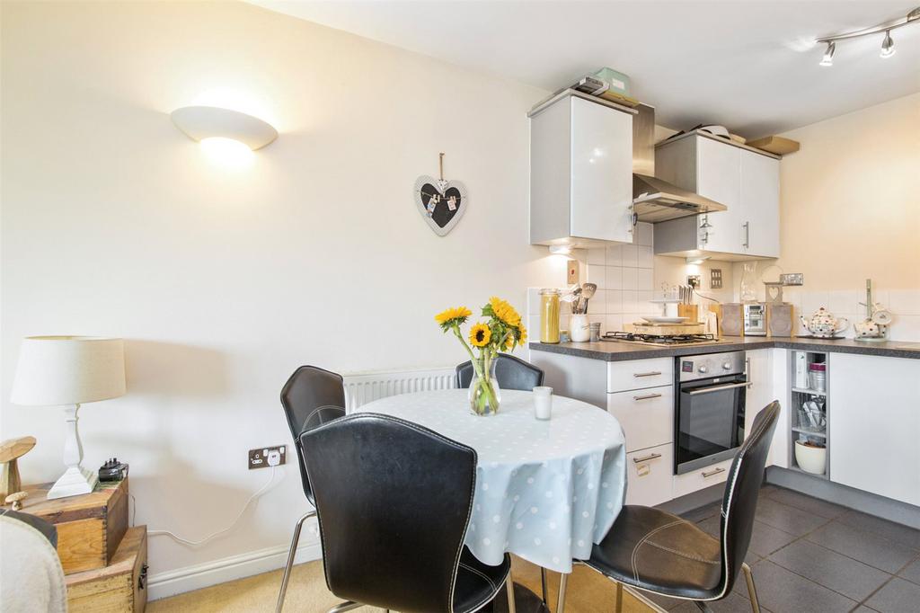 Kitchen/Dining Area