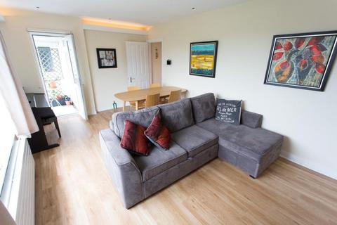 2 bedroom apartment to rent, Cornwall Court, Wilbury Avenue, Hove, BN3 6GJ