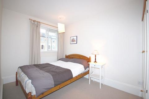 3 bedroom apartment to rent, Rosehill Road, London, SW18