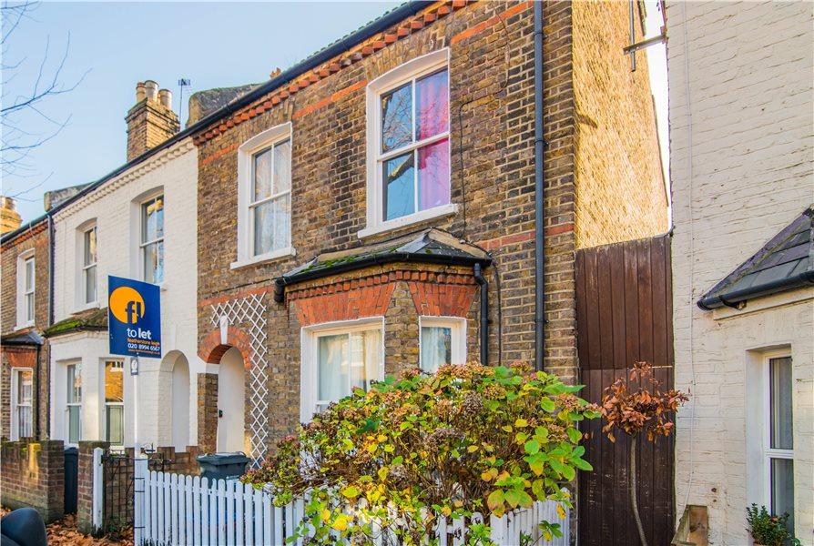 Paxton Road, Chiswick W4 2 bed flat £1,499 pcm (£346 pw)