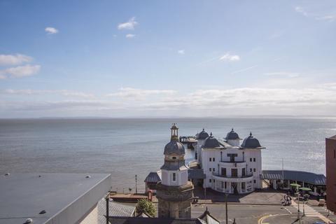 2 bedroom penthouse for sale, Balmoral Quays, Penarth