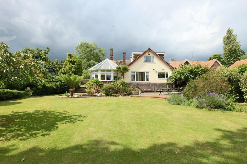 Normanston Drive, Lowestoft 4 bed detached house £475,000