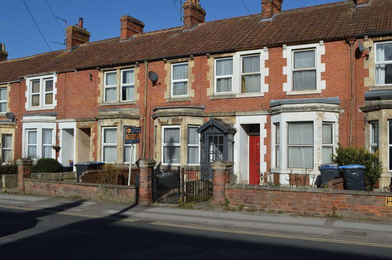 Bradford Road, Trowbridge 2 bed terraced house £760 pcm (£175 pw)
