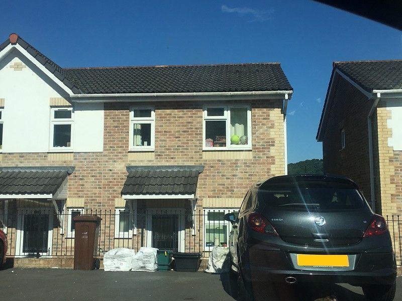 Bryn Alltwen, Pontardawe, Swansea. 2 bed semidetached house