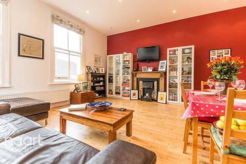 2 bedroom flat to rent, Crescent Wood Road, LONDON