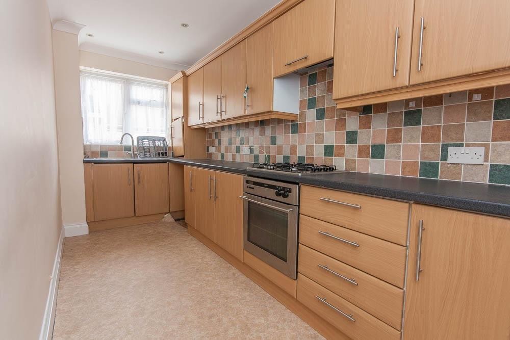 Walman House, St Ediths Court, Billericay CM12 2 bed ground floor flat £250,000
