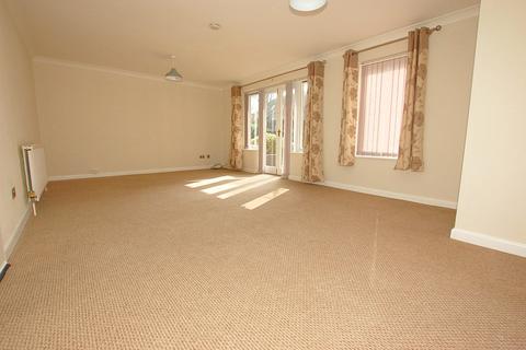 2 bedroom ground floor flat to rent - St Marys Road, Cromer, Norfolk