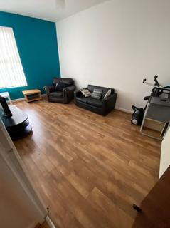 2 bedroom flat to rent, *AVAILABLE JULY 2026* 2 Bedroom student flat on Smithdown Road, L15