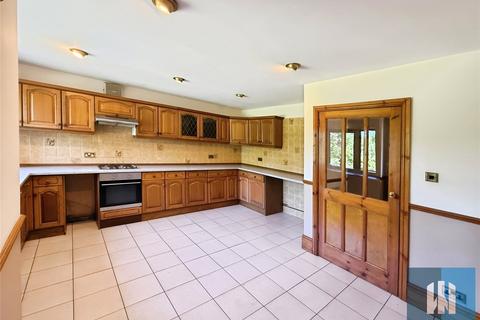 4 bedroom link detached house to rent, Birkby Road, Birkby, Huddersfield, West Yorkshire, HD2