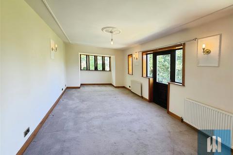 4 bedroom link detached house to rent, Birkby Road, Birkby, Huddersfield, West Yorkshire, HD2