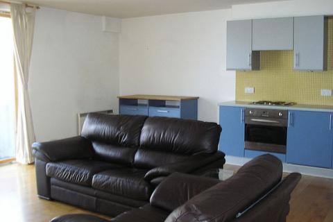 2 bedroom flat to rent, The Oaks Square, Epsom