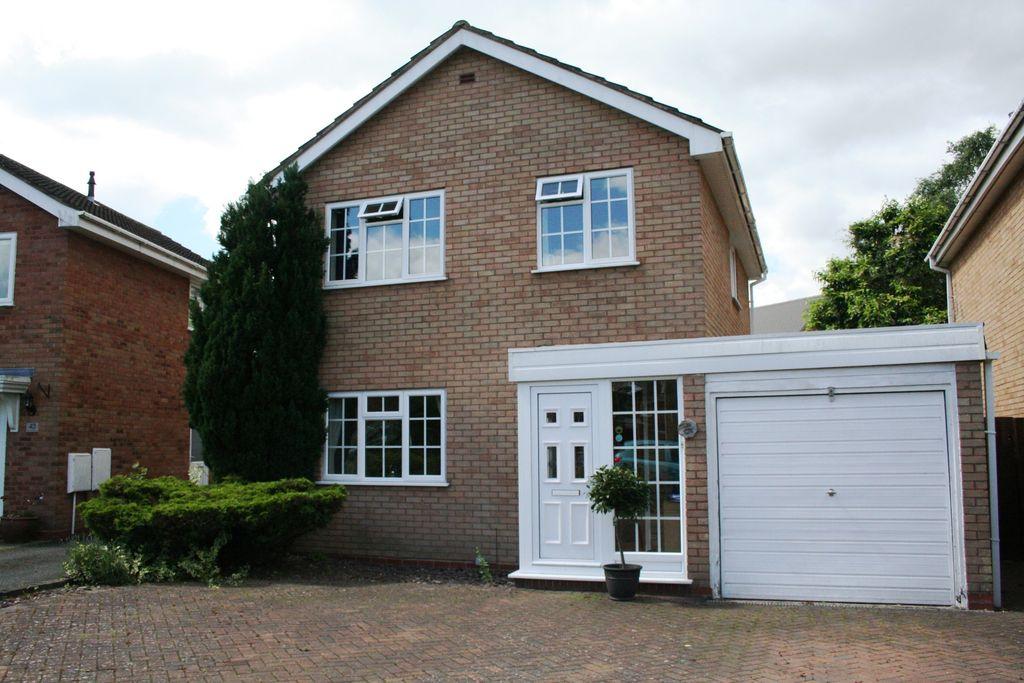 Brantwood Road, Droitwich Spa 3 bed detached house £850 pcm (£196 pw)