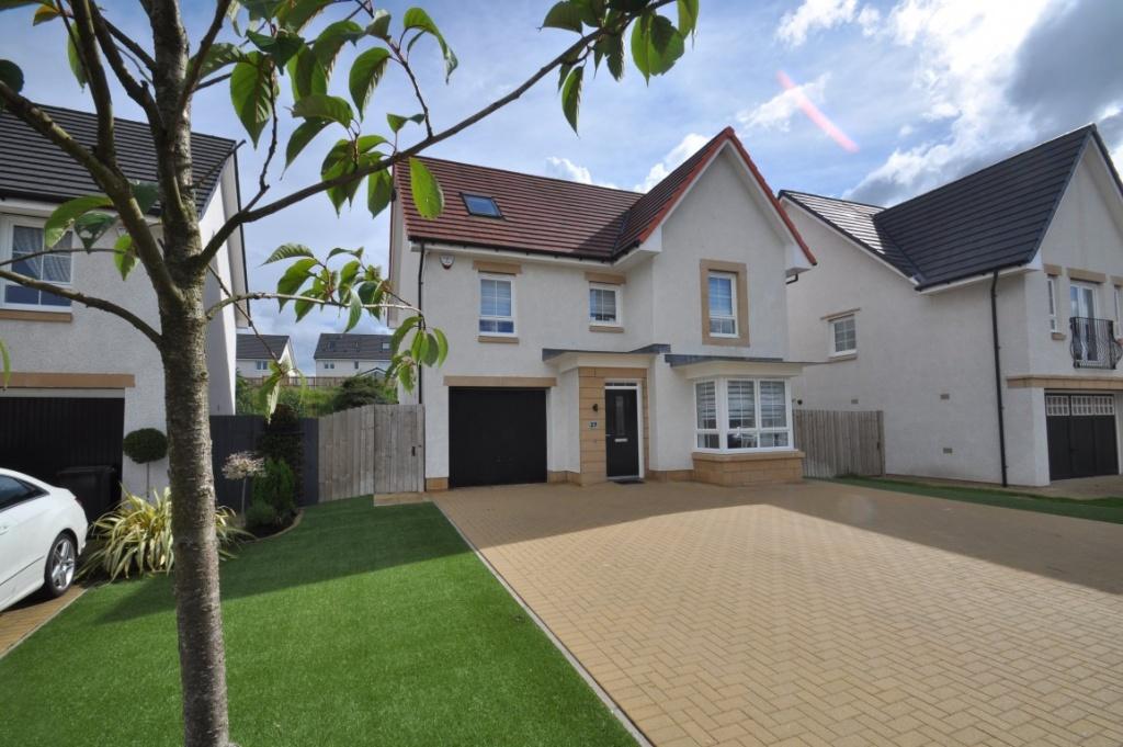 27 Lavender Drive, Newton Mearns, G77 6AF 5 bed detached villa £395,000