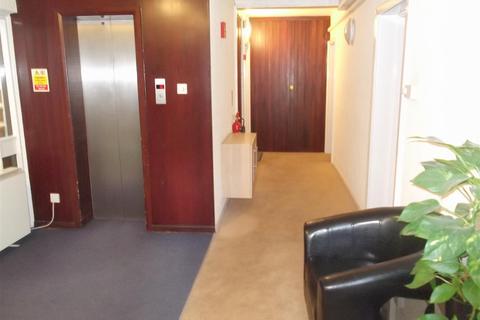 3 bedroom apartment for sale - Lodge Close, Edgware