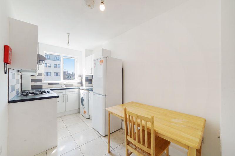 Apartment in London, Mile End - View 2