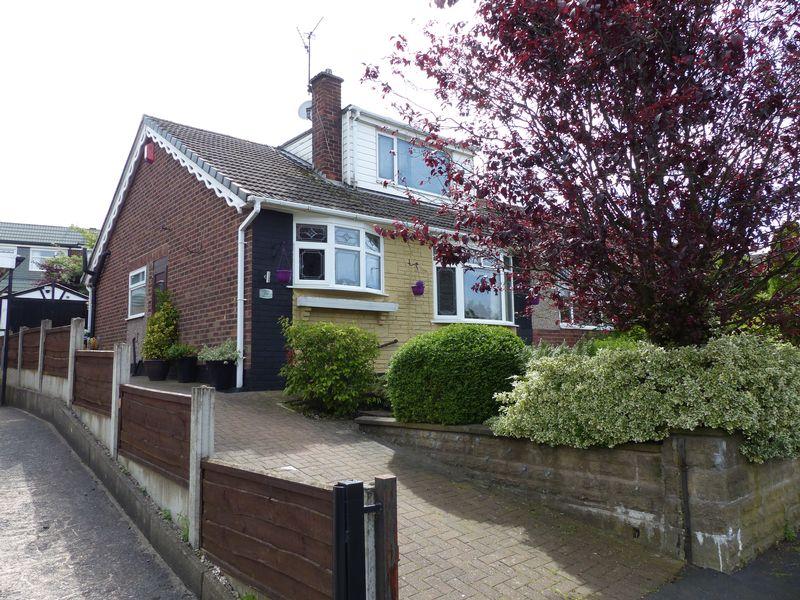 Helston Drive, Royton 3 bed semidetached house £164,950