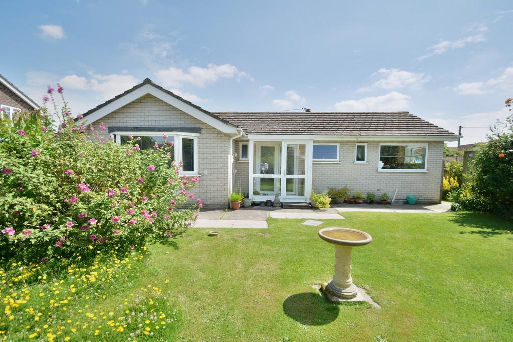 Heywood Avenue, Diss 3 bed detached bungalow £275,000
