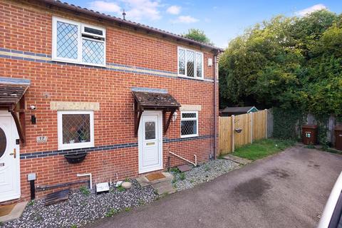 2 bedroom terraced house to rent, Redwing Road, Chatham