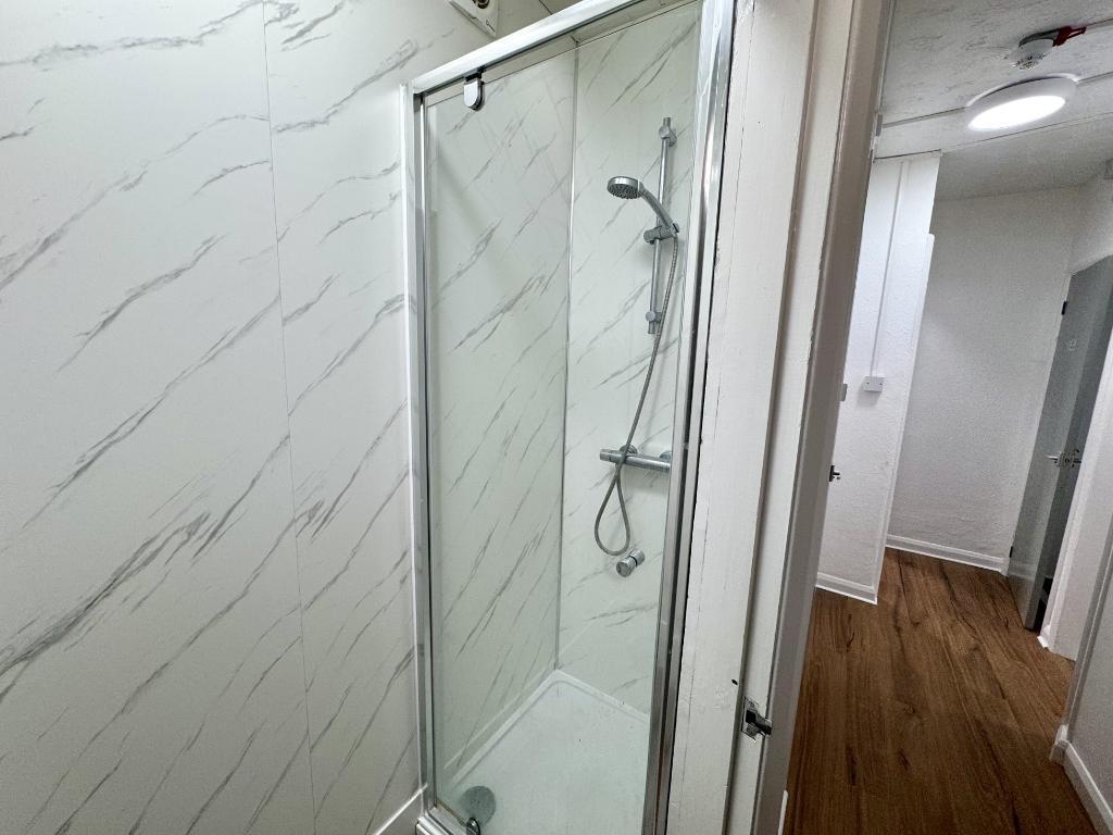 Communal Shower Room 1