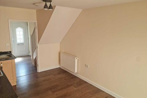 1 bedroom terraced house to rent, 1 bed End of Terrace House on Orchard Close