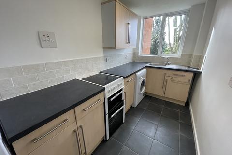 2 bedroom flat to rent, STOURBRIDGE - Beech Court