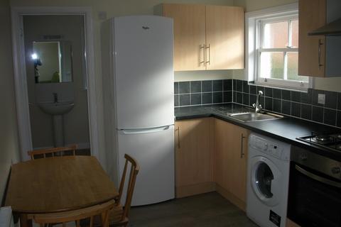 1 bedroom flat to rent, Edenbridge, Kent, TN8