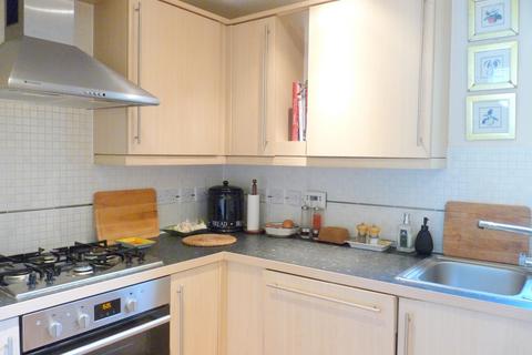 2 bedroom flat to rent, Edenbridge, Kent, TN8