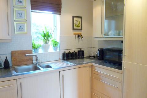 2 bedroom flat to rent, Edenbridge, Kent, TN8