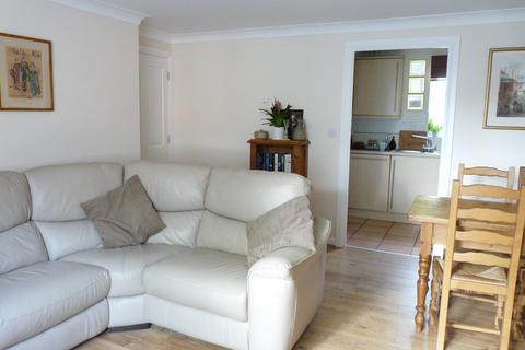 2 bedroom flat to rent, Edenbridge, Kent, TN8