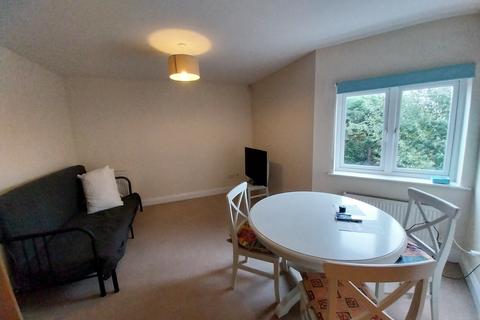 2 bedroom flat to rent, Edenbridge, Kent, TN8