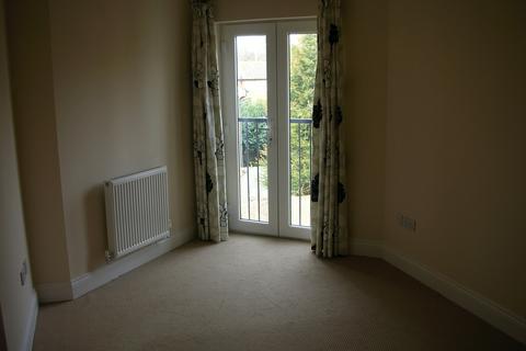 2 bedroom flat to rent, Edenbridge, Kent, TN8