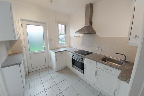 Studio to rent, Edenbridge, Kent, TN8