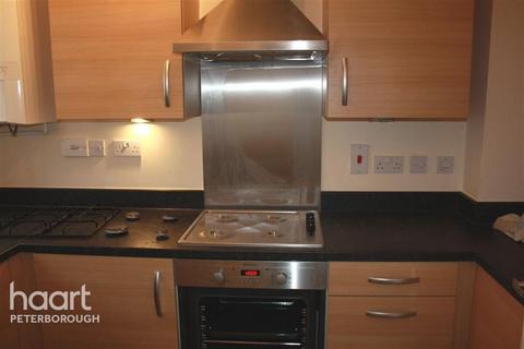 2 bedroom end of terrace house to rent, Emperor Way, Peterborough