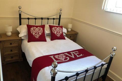1 bedroom flat to rent, Sketty Road, Uplands, Swansea.  SA2 0EU