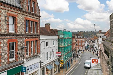 3 bedroom maisonette to rent, High Street, Winchester, SO23