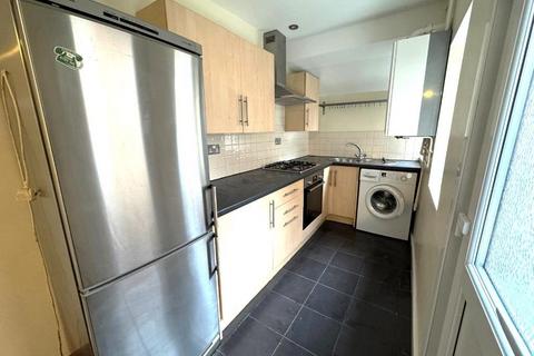 3 bedroom terraced house to rent, Drayton Street, Sherwood, Nottingham, NG5 2JR