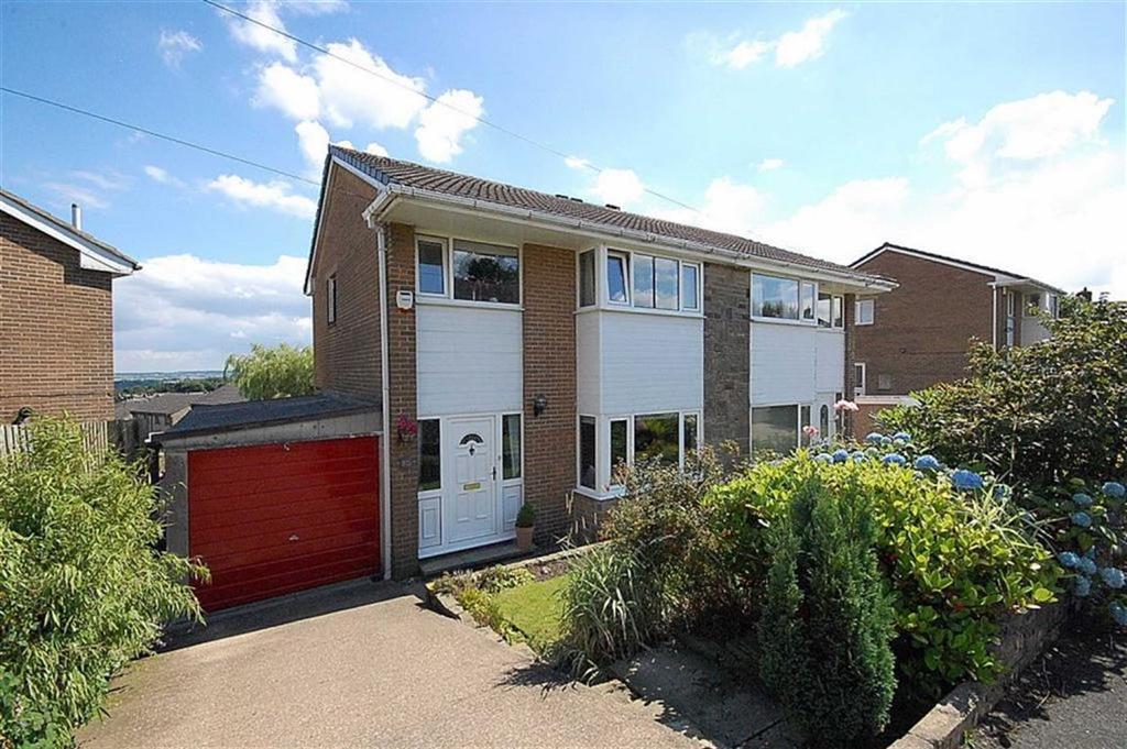 Woodroyd, Golcar, Huddersfield, HD7 3 bed semidetached house £165,000