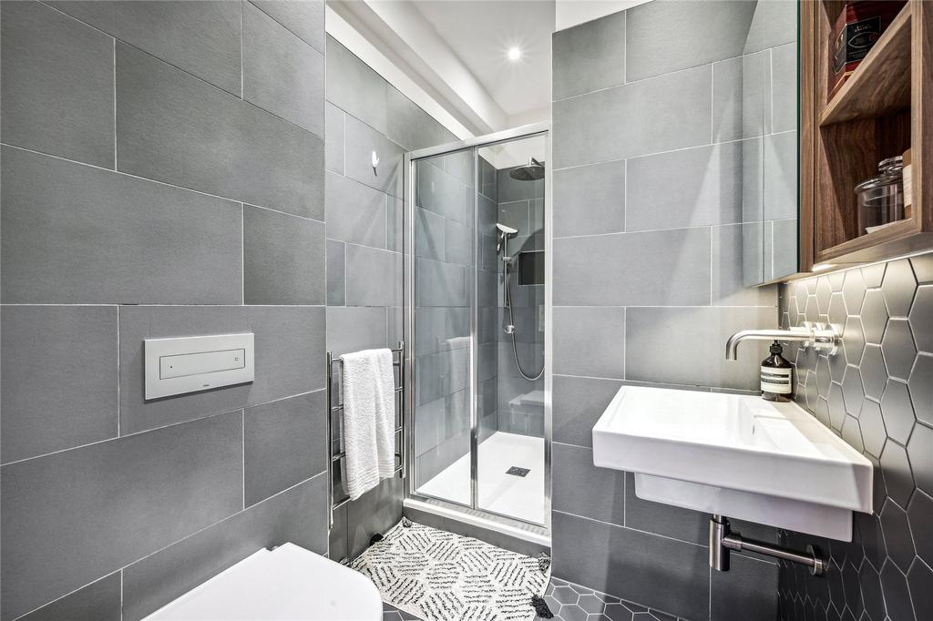 En Suite Bathroom