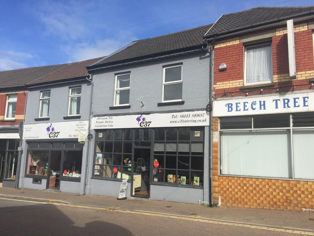 Bedwlwyn Road, Ystrad Myach 2 bed flat £450 pcm (£104 pw)